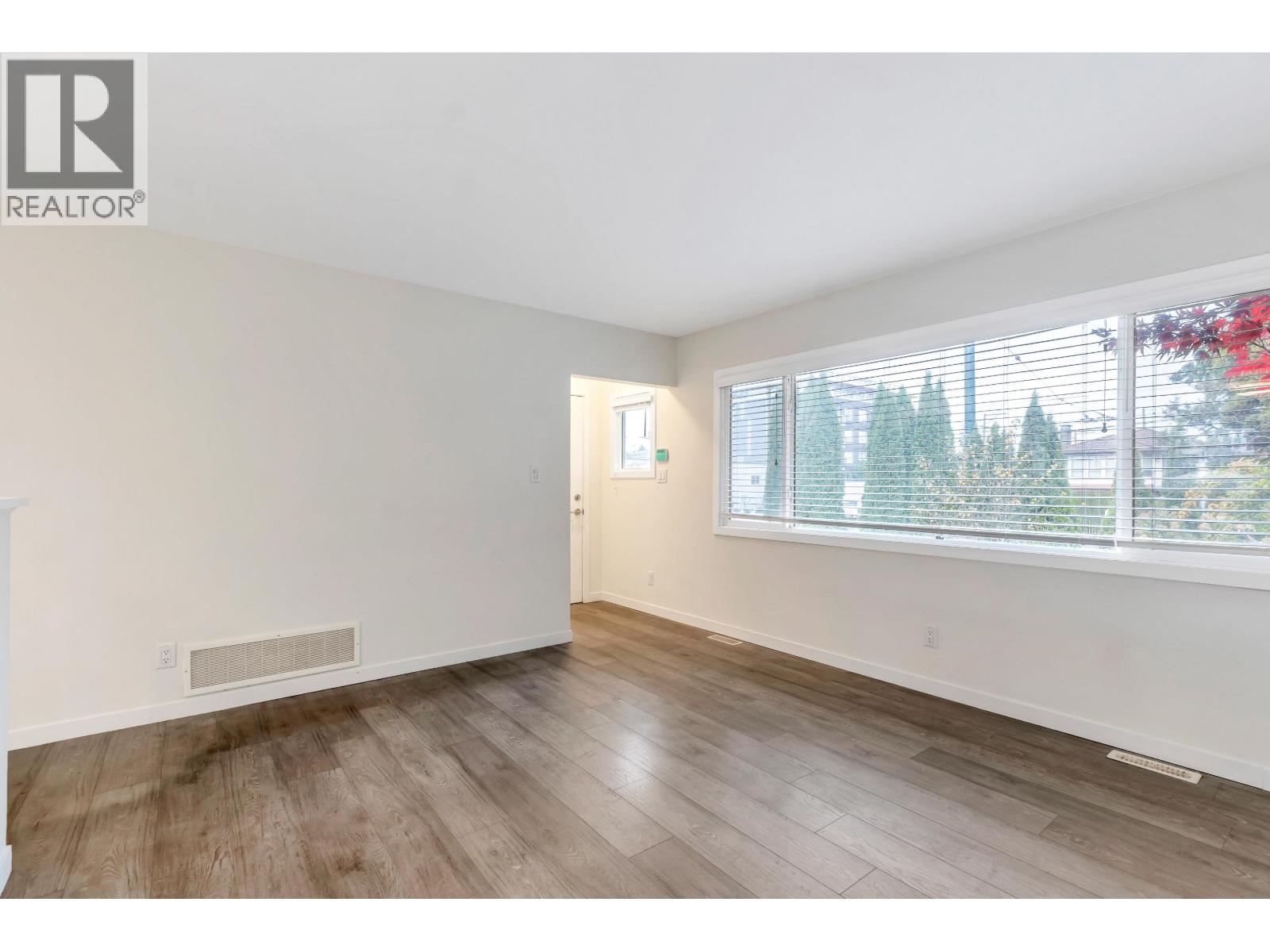 2052 E 41st Avenue, Vancouver, British Columbia  V5P 1L4 - Photo 8 - R3068510