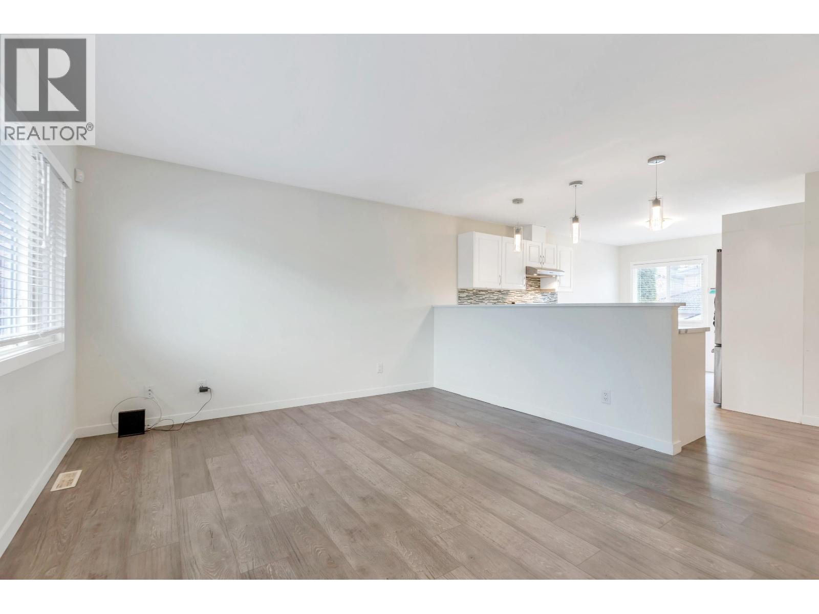 2052 E 41st Avenue, Vancouver, British Columbia  V5P 1L4 - Photo 6 - R3068510