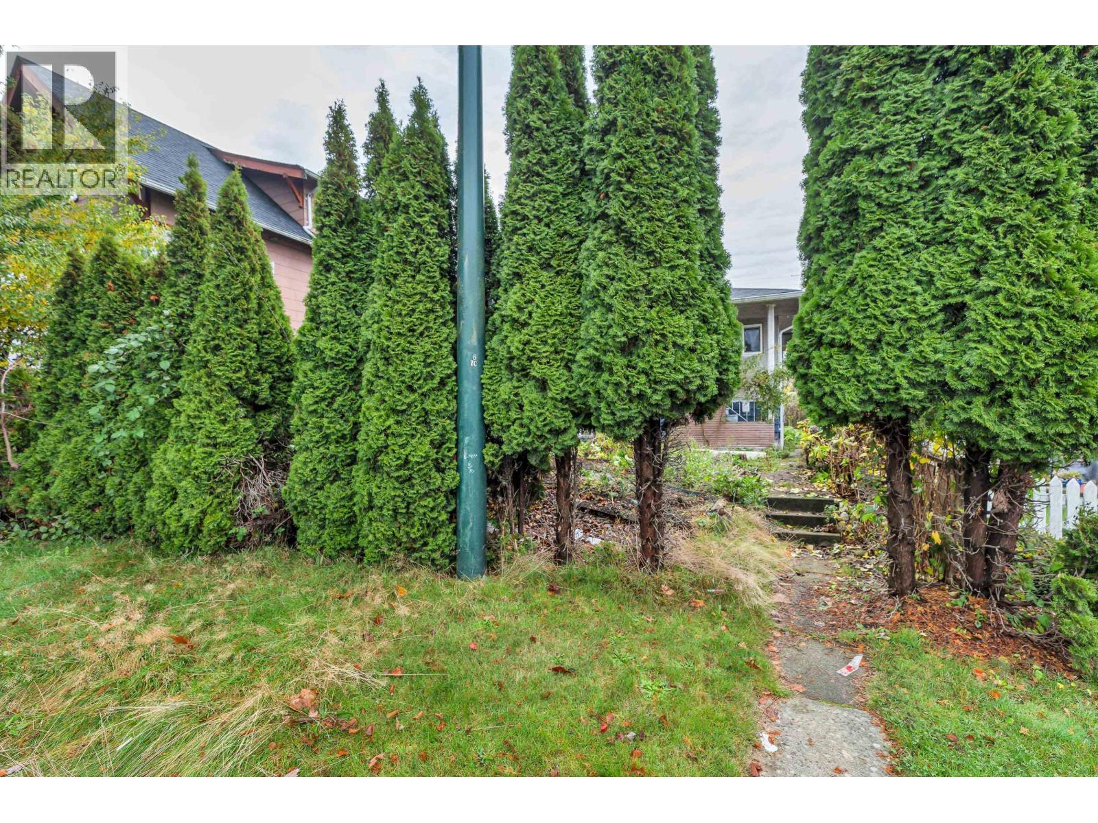 2052 E 41st Avenue, Vancouver, British Columbia  V5P 1L4 - Photo 3 - R3068510