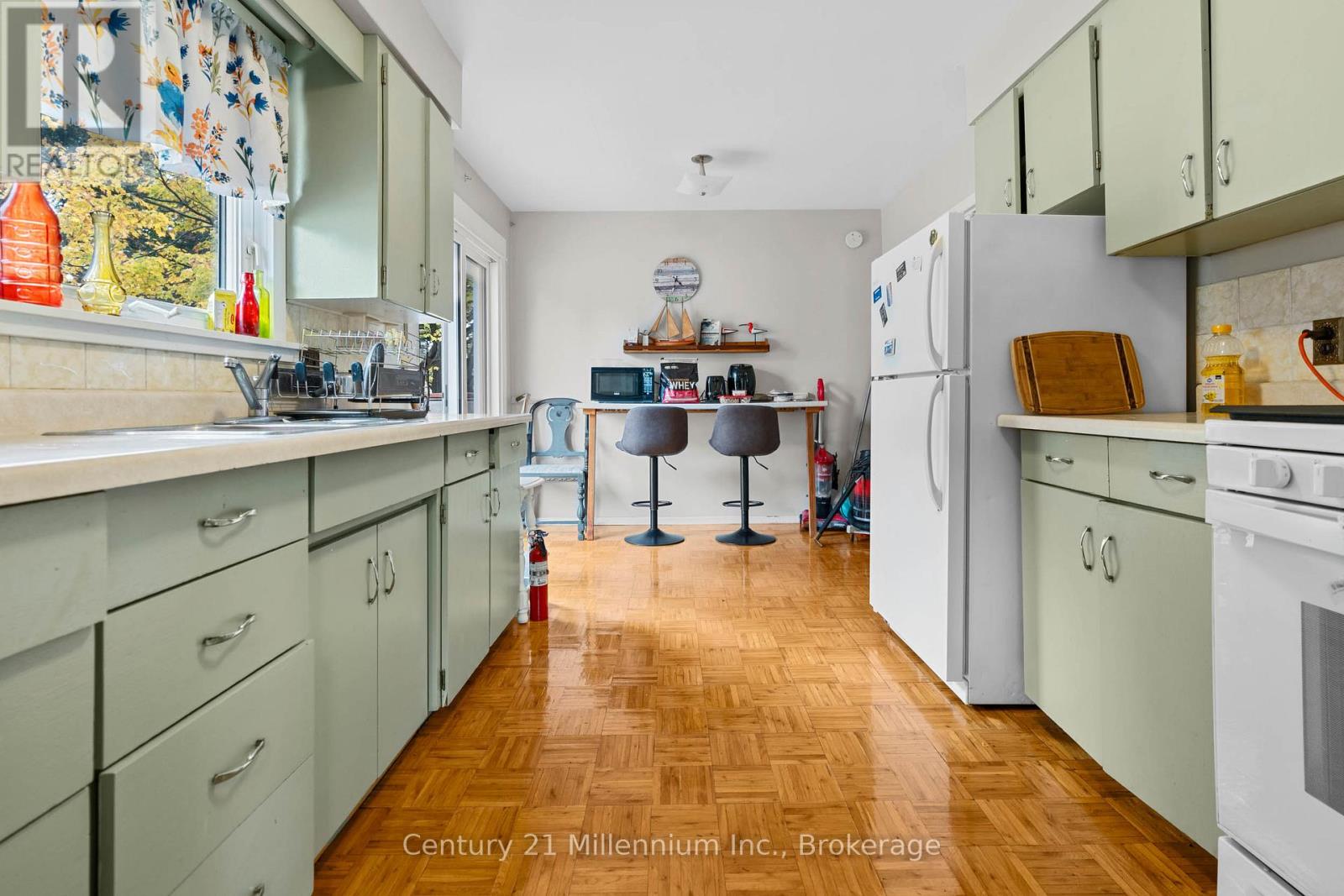 698 Gustavus Street, Saugeen Shores, Ontario N0H 2C0 - Photo 26 - X12558634