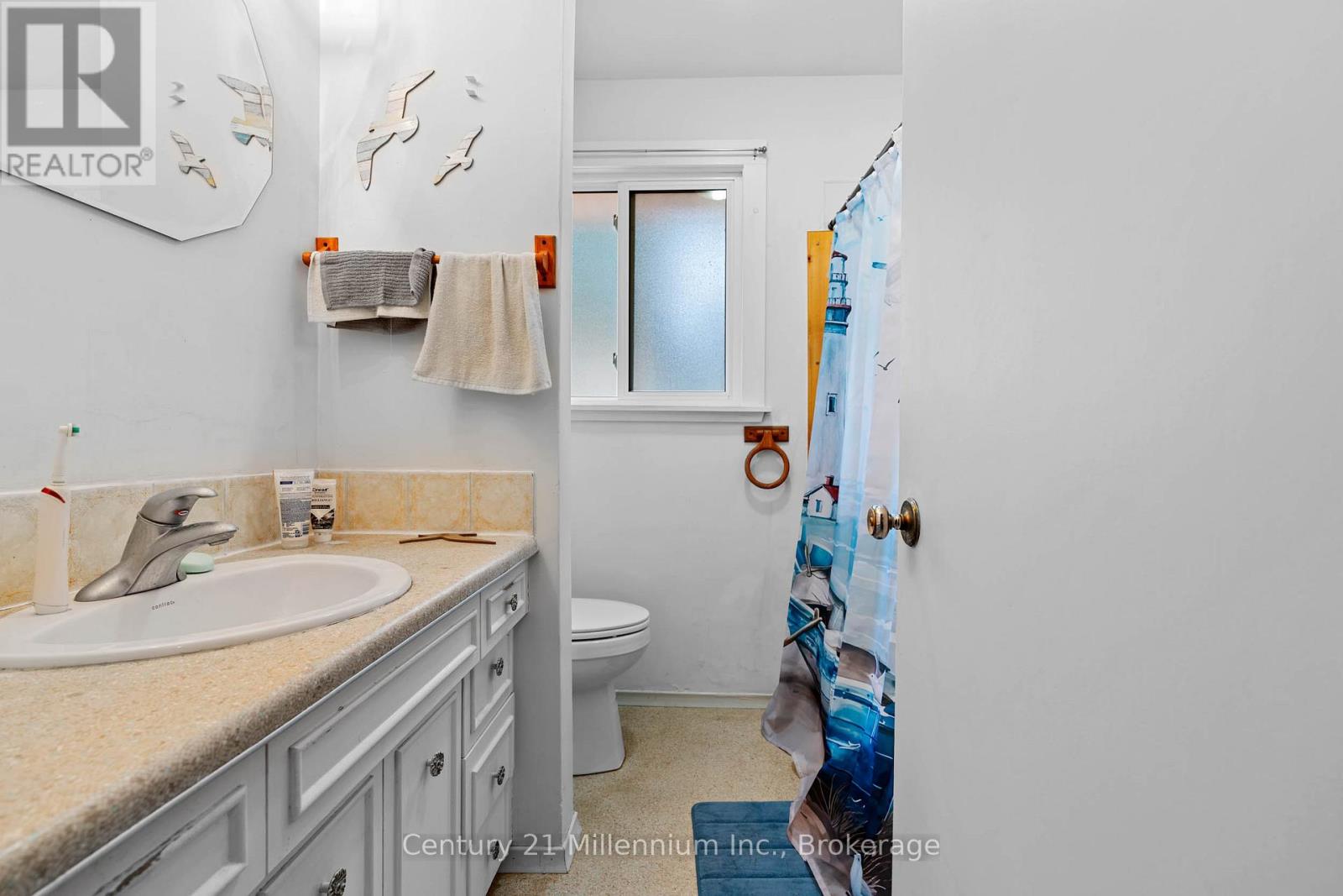 698 Gustavus Street, Saugeen Shores, Ontario N0H 2C0 - Photo 30 - X12558634