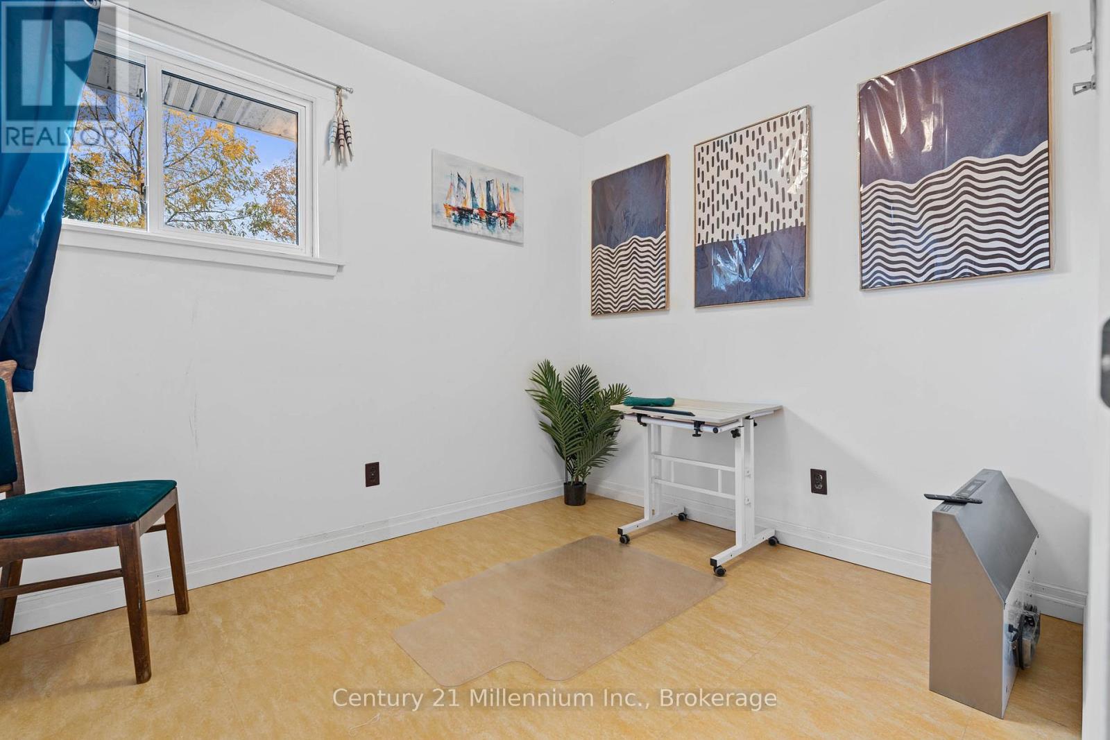 698 Gustavus Street, Saugeen Shores, Ontario N0H 2C0 - Photo 31 - X12558634