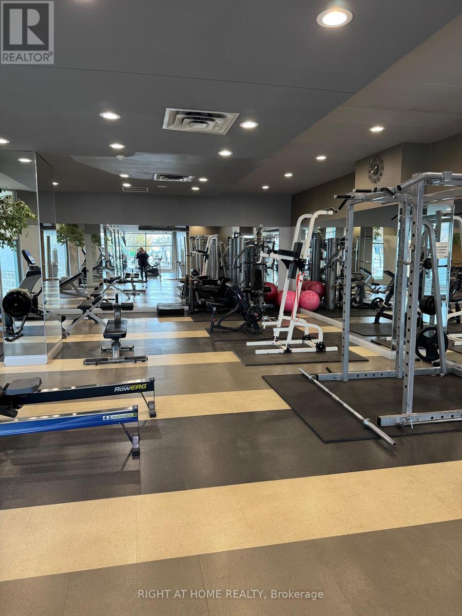 1002 - 228 Queens  Quay W, Toronto, Ontario  M5J 2X1 - Photo 22 - C12531506