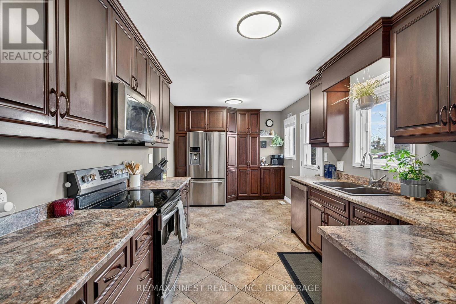 1 Heritage Drive, Loyalist, Ontario  K0H 1G0 - Photo 8 - X12558152