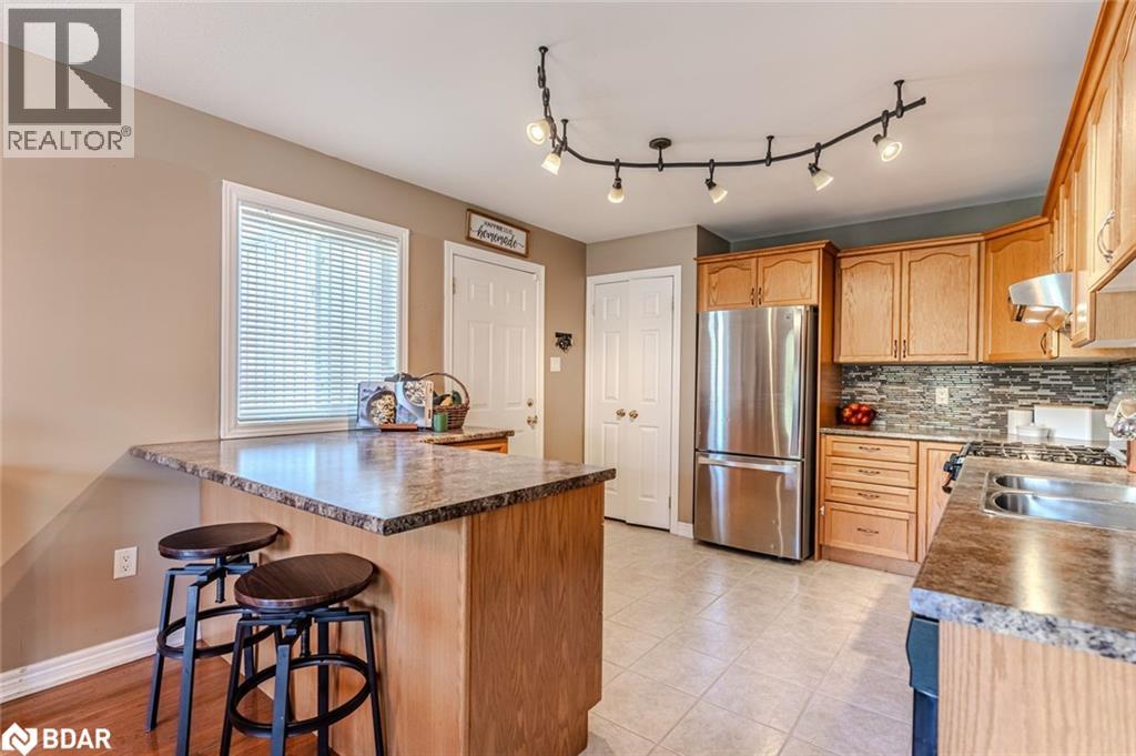 20 Rosemarie Drive, Oro-Medonte, Ontario  L0L 1T0 - Photo 7 - 40789332