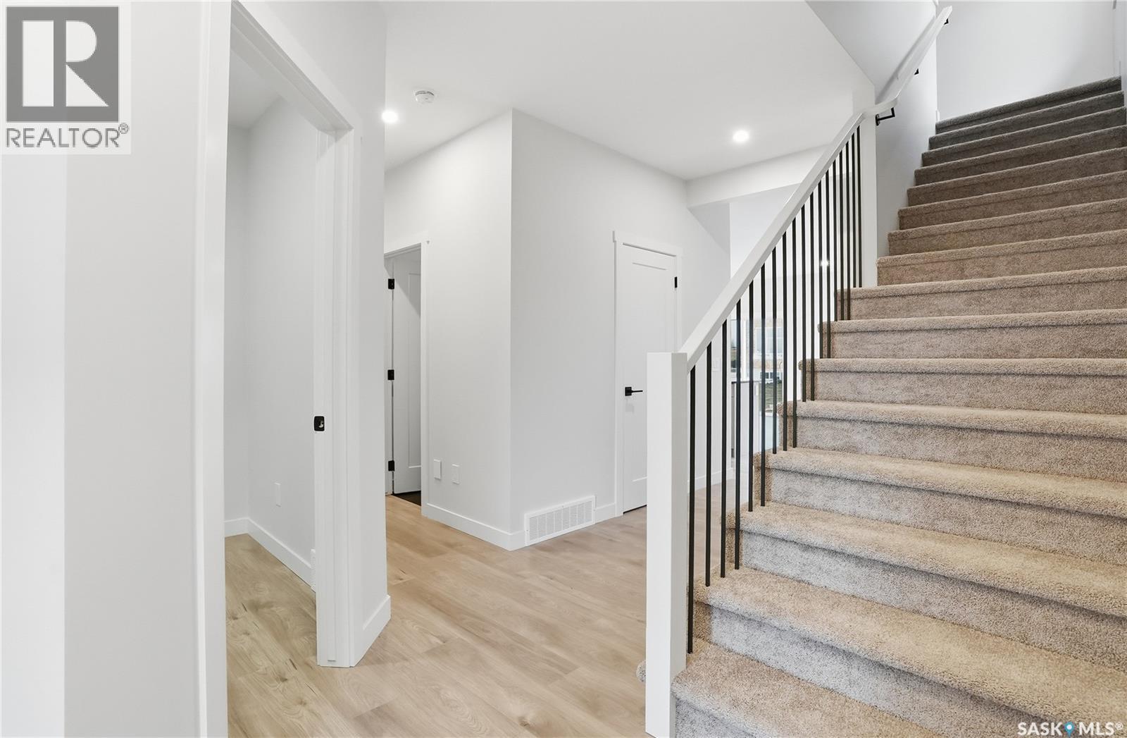 350 Katz Avenue, Saskatoon, Saskatchewan  S7V 1Y6 - Photo 5 - SK013991