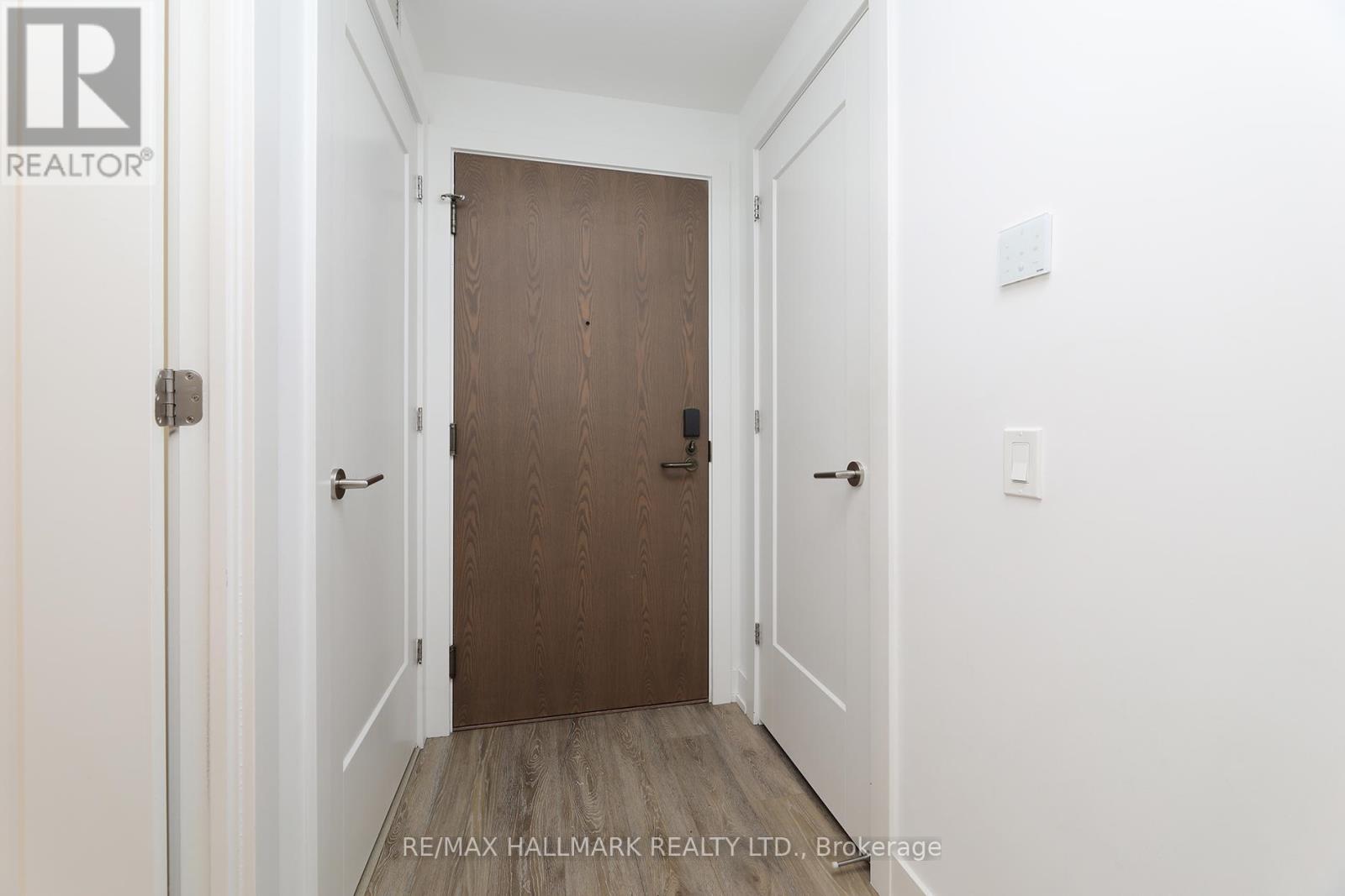 343 - 20 Inn On The Park Drive, Toronto, Ontario  M3C 0P8 - Photo 4 - C12423866