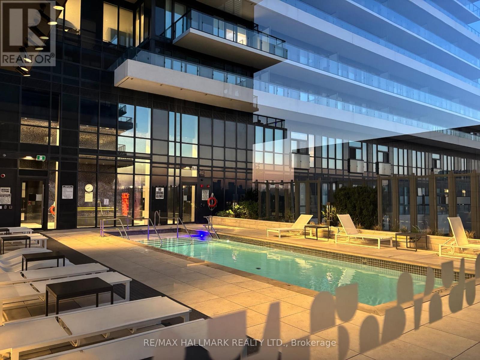 343 - 20 Inn On The Park Drive, Toronto, Ontario  M3C 0P8 - Photo 3 - C12423866