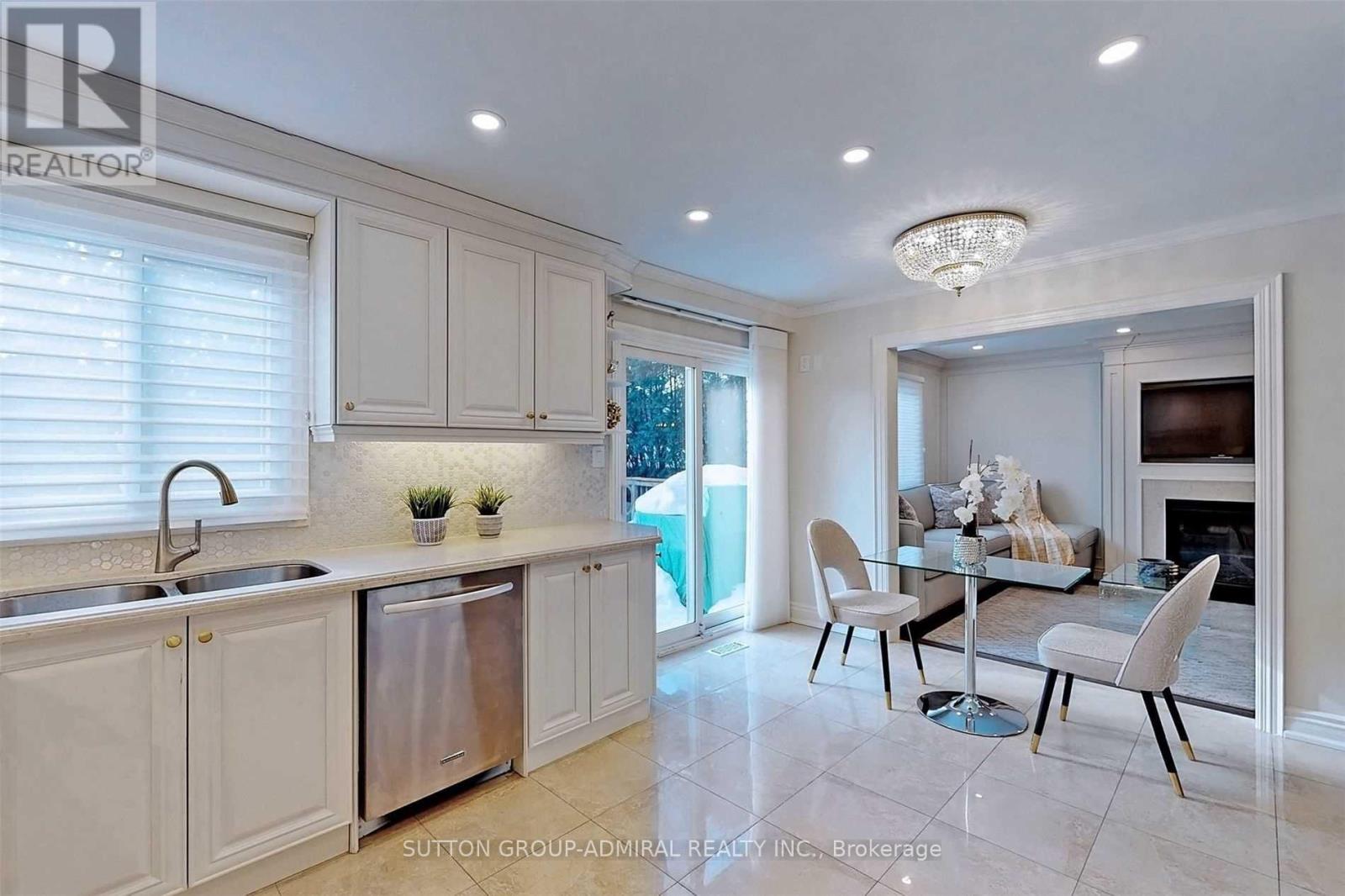 45 Pinewood Drive, Vaughan, Ontario L4J 5N8 - Photo 16 - N12554860