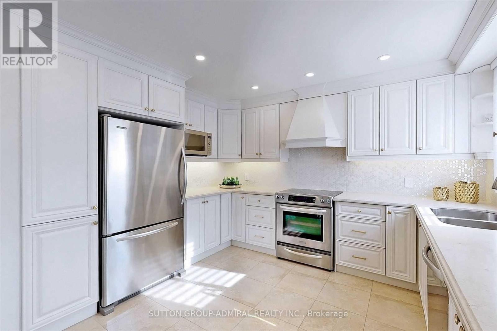 45 Pinewood Drive, Vaughan, Ontario L4J 5N8 - Photo 17 - N12554860