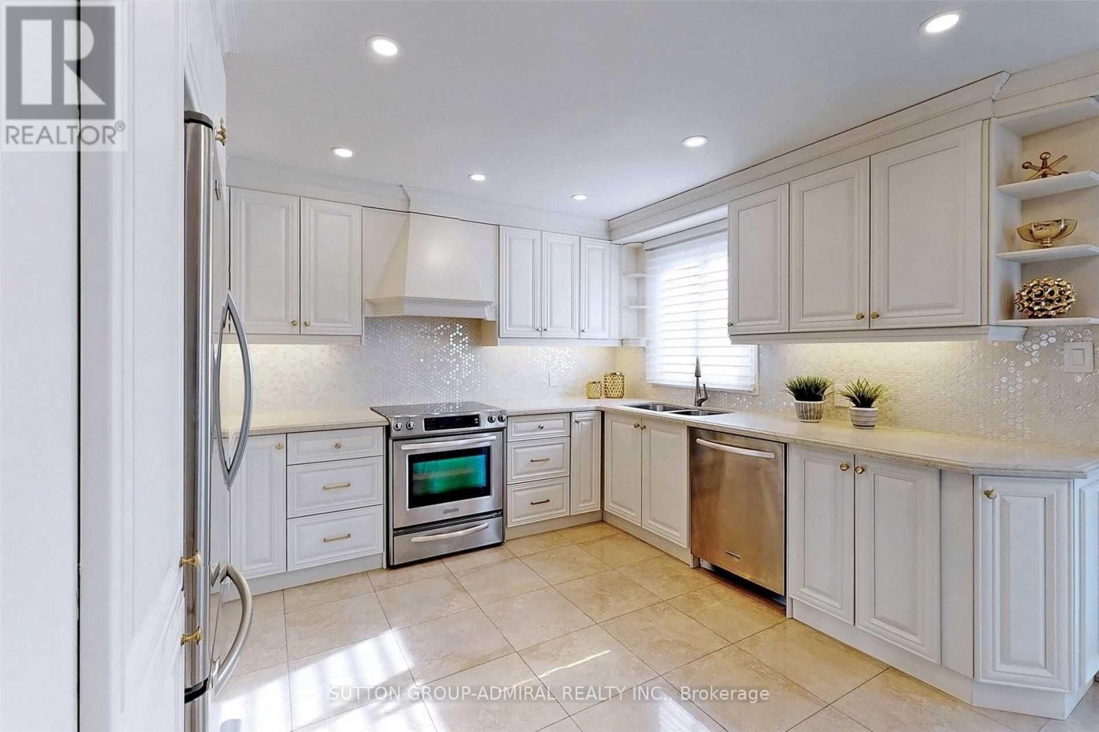 45 Pinewood Drive, Vaughan, Ontario L4J 5N8 - Photo 19 - N12554860