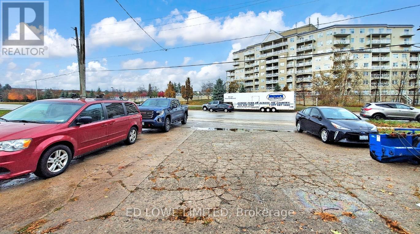 345 Atherley Road, Orillia, Ontario  L3V 1N9 - Photo 5 - S12370737
