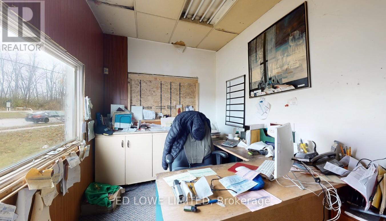 345 Atherley Road, Orillia, Ontario  L3V 1N9 - Photo 7 - S12370737