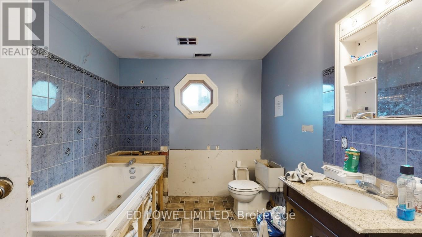 345 Atherley Road, Orillia, Ontario  L3V 1N9 - Photo 29 - S12370737