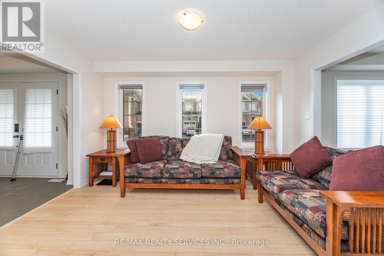 144 Baffin Crescent, Brampton, Ontario  L7A 0C7 - Photo 11 - W12557456