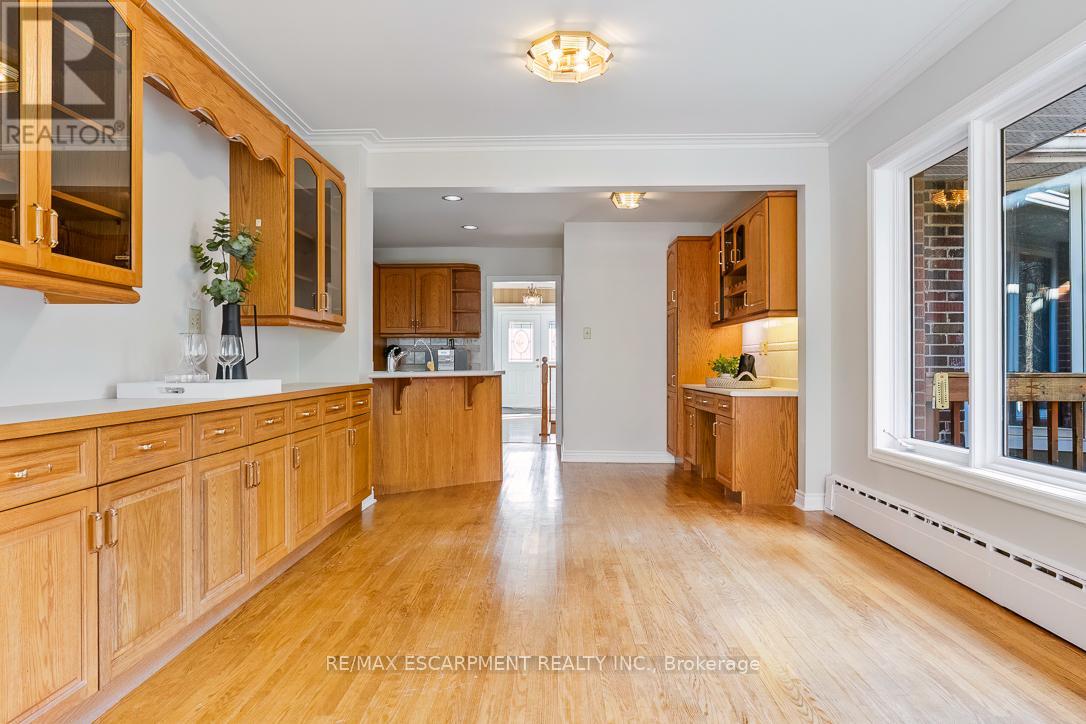 65 Harborn Road, Mississauga, Ontario  L5B 1A5 - Photo 16 - W12558164