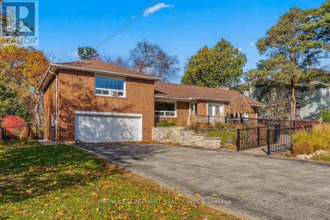 65 Harborn Road, Mississauga, Ontario  L5B 1A5 - Photo 2 - W12558164