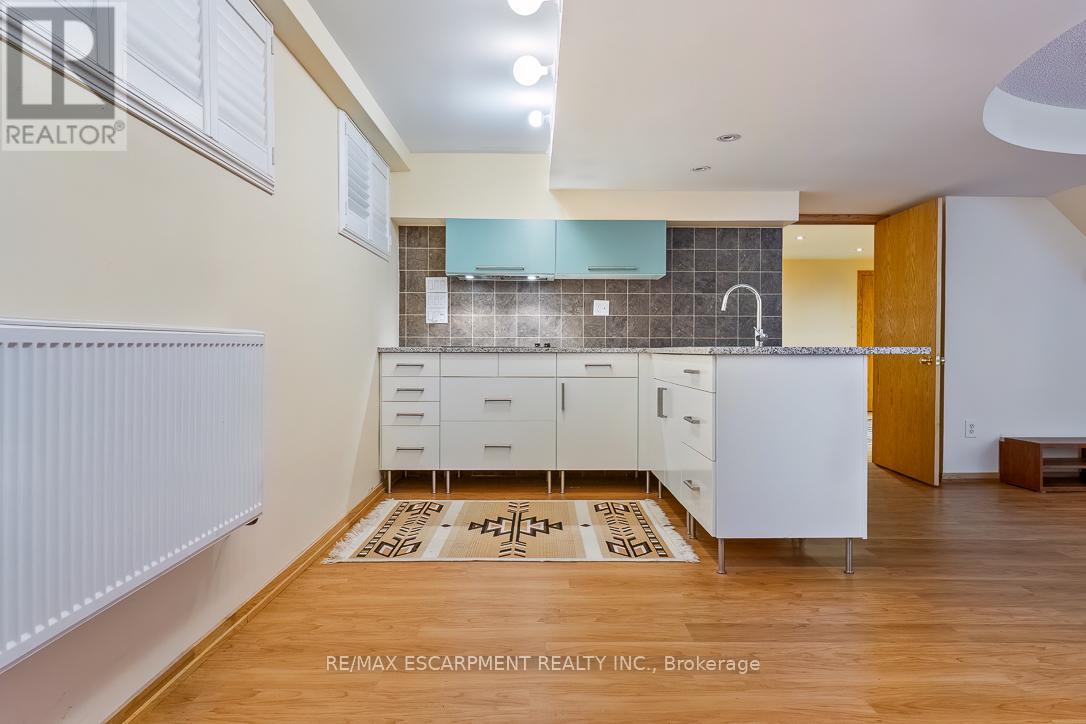 65 Harborn Road, Mississauga, Ontario  L5B 1A5 - Photo 35 - W12558164