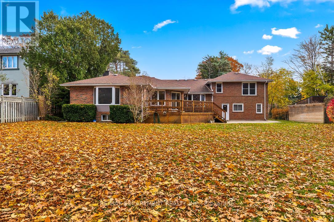 65 Harborn Road, Mississauga, Ontario  L5B 1A5 - Photo 4 - W12558164