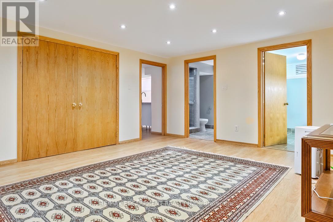 65 Harborn Road, Mississauga, Ontario  L5B 1A5 - Photo 33 - W12558164