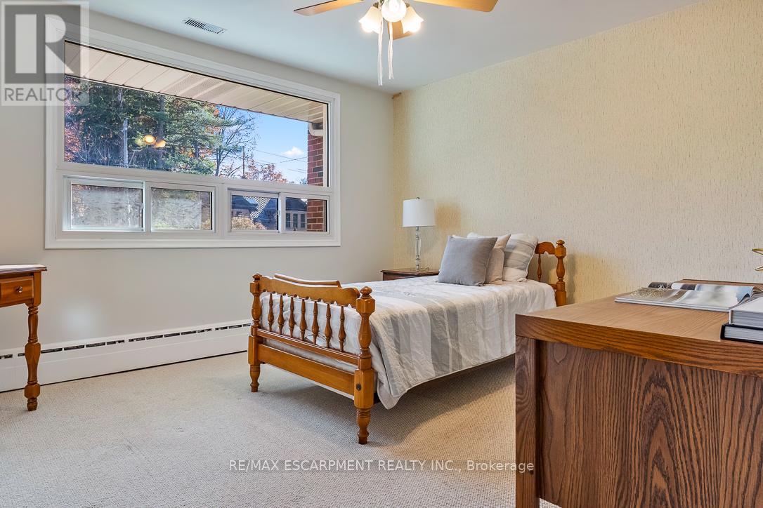 65 Harborn Road, Mississauga, Ontario  L5B 1A5 - Photo 22 - W12558164