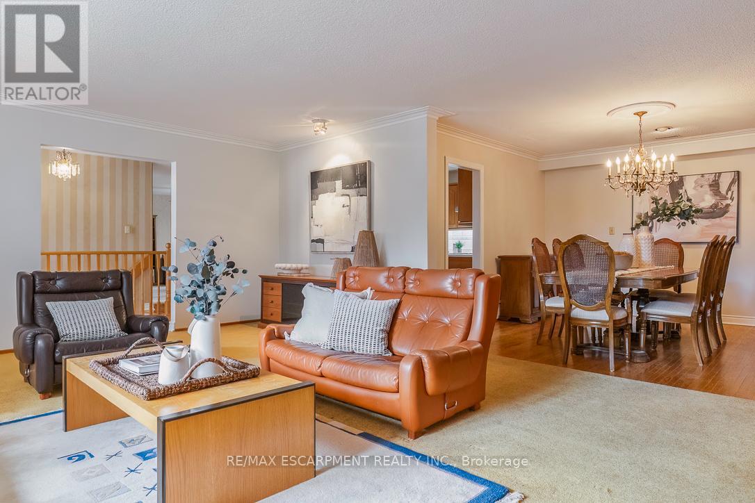 65 Harborn Road, Mississauga, Ontario  L5B 1A5 - Photo 9 - W12558164