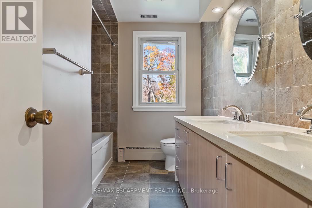 65 Harborn Road, Mississauga, Ontario  L5B 1A5 - Photo 30 - W12558164