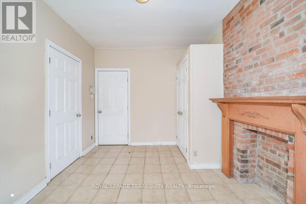 243 Montrose Avenue, Toronto, Ontario  M6G 3G6 - Photo 23 - C12317775