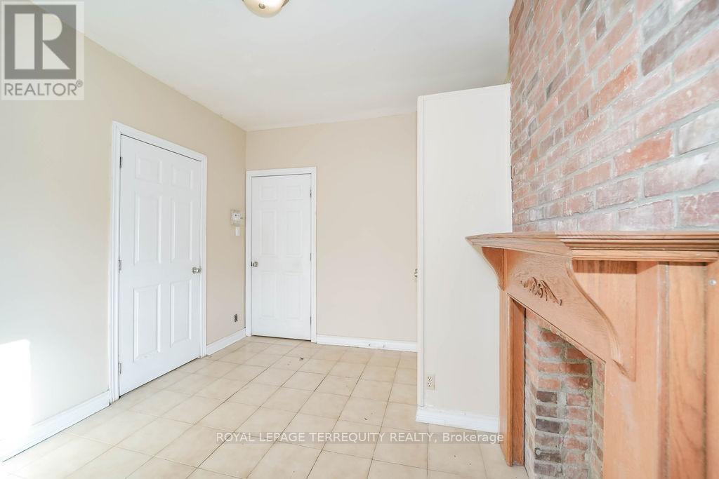 243 Montrose Avenue, Toronto, Ontario  M6G 3G6 - Photo 24 - C12317775
