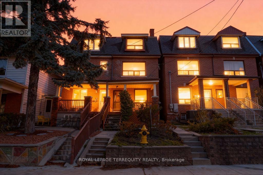 243 MONTROSE AVENUE, Toronto, Ontario