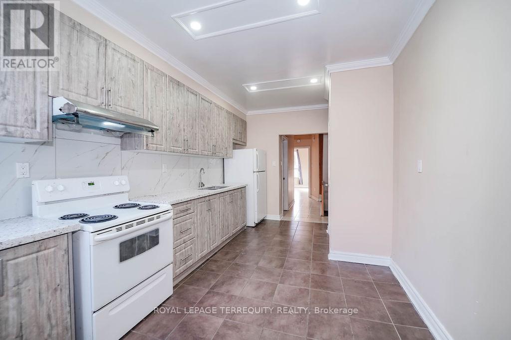 243 Montrose Avenue, Toronto, Ontario  M6G 3G6 - Photo 17 - C12317775