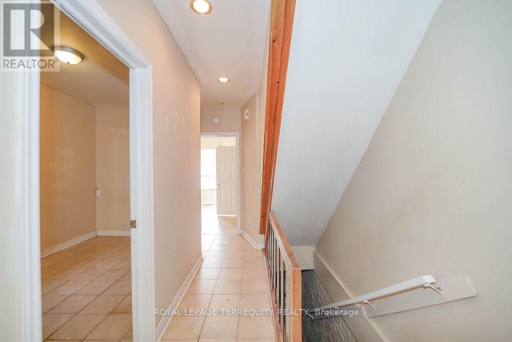 243 Montrose Avenue, Toronto, Ontario  M6G 3G6 - Photo 28 - C12317775