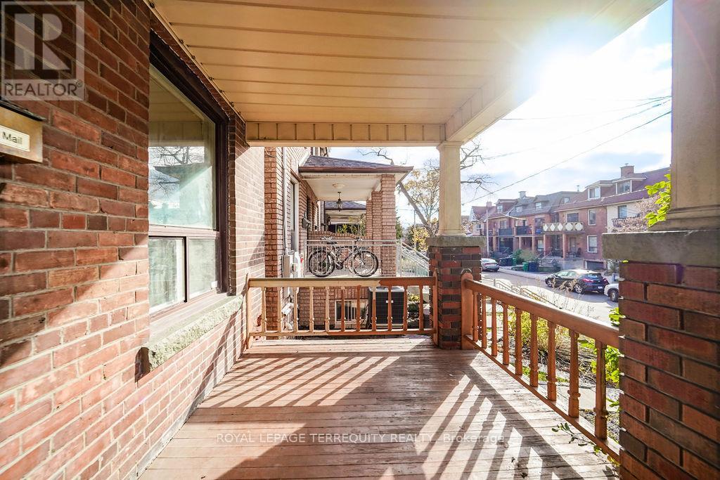 243 Montrose Avenue, Toronto, Ontario  M6G 3G6 - Photo 8 - C12317775