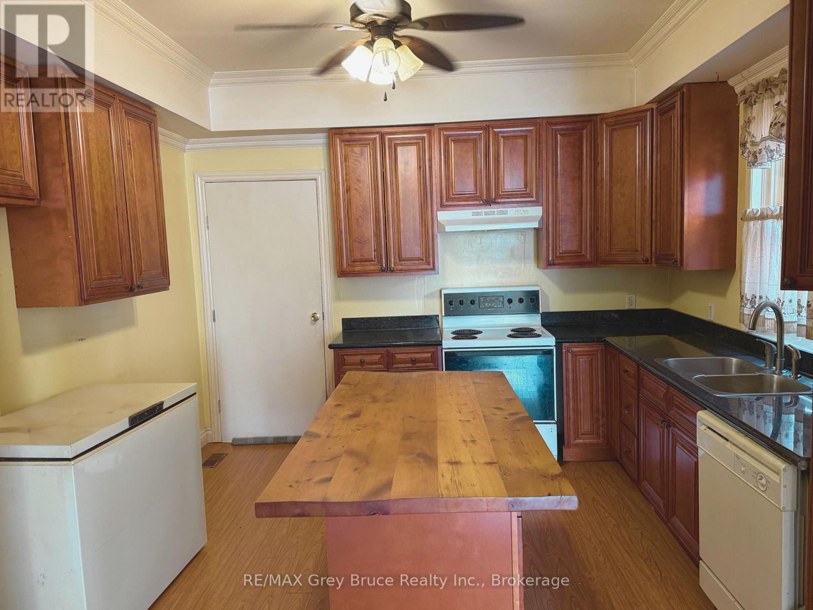 785 4th Avenue E, Owen Sound, Ontario  N4K 2N5 - Photo 5 - X12558724