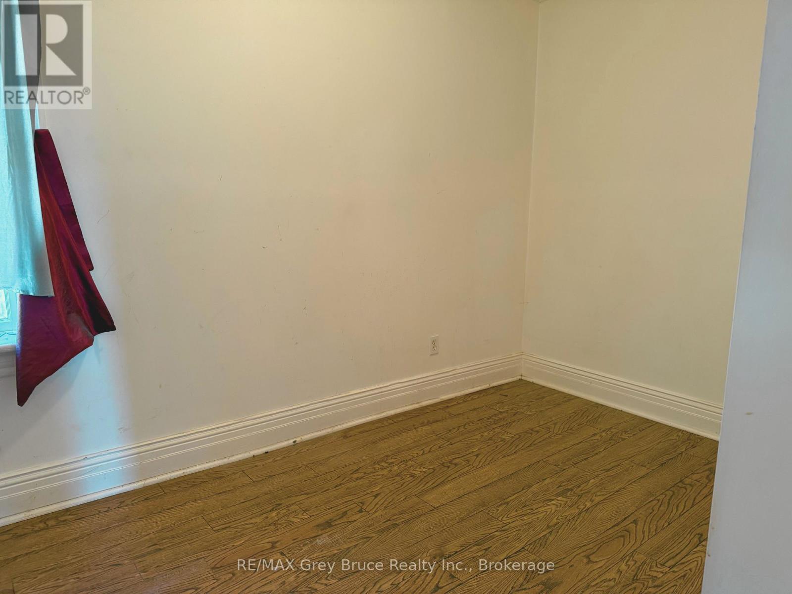 785 4th Avenue E, Owen Sound, Ontario  N4K 2N5 - Photo 8 - X12558724