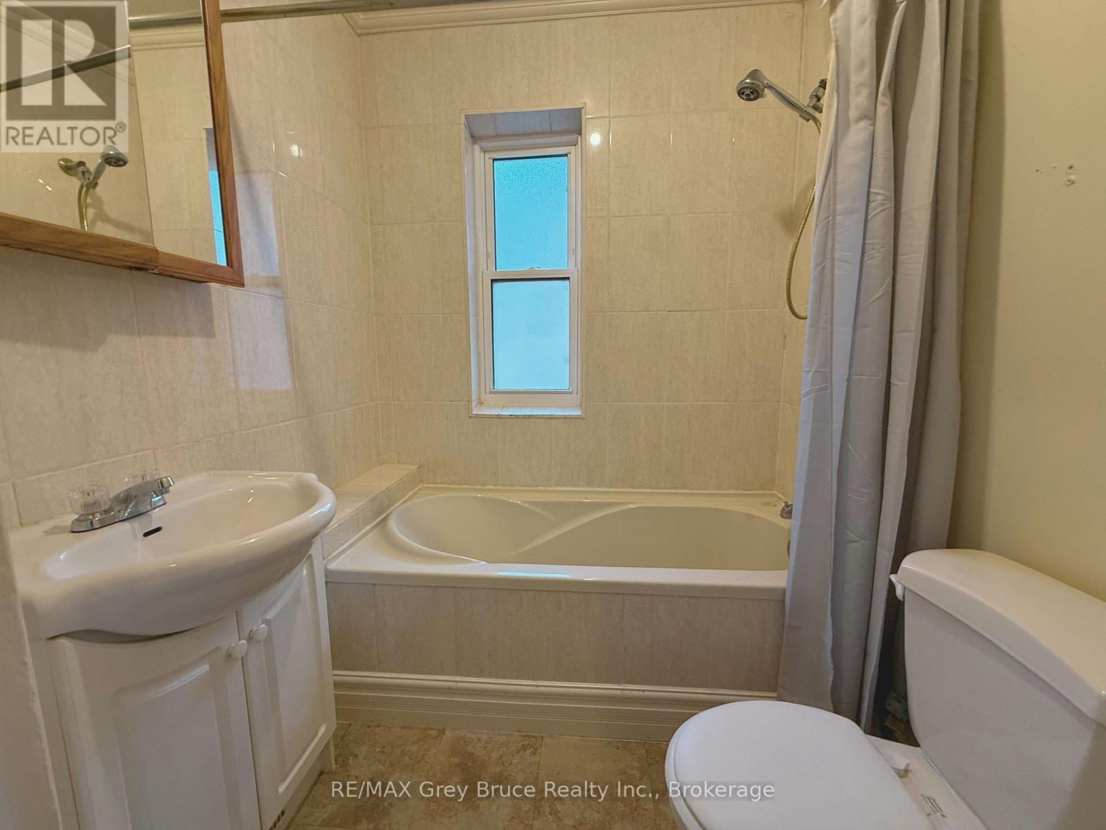 785 4th Avenue E, Owen Sound, Ontario  N4K 2N5 - Photo 9 - X12558724