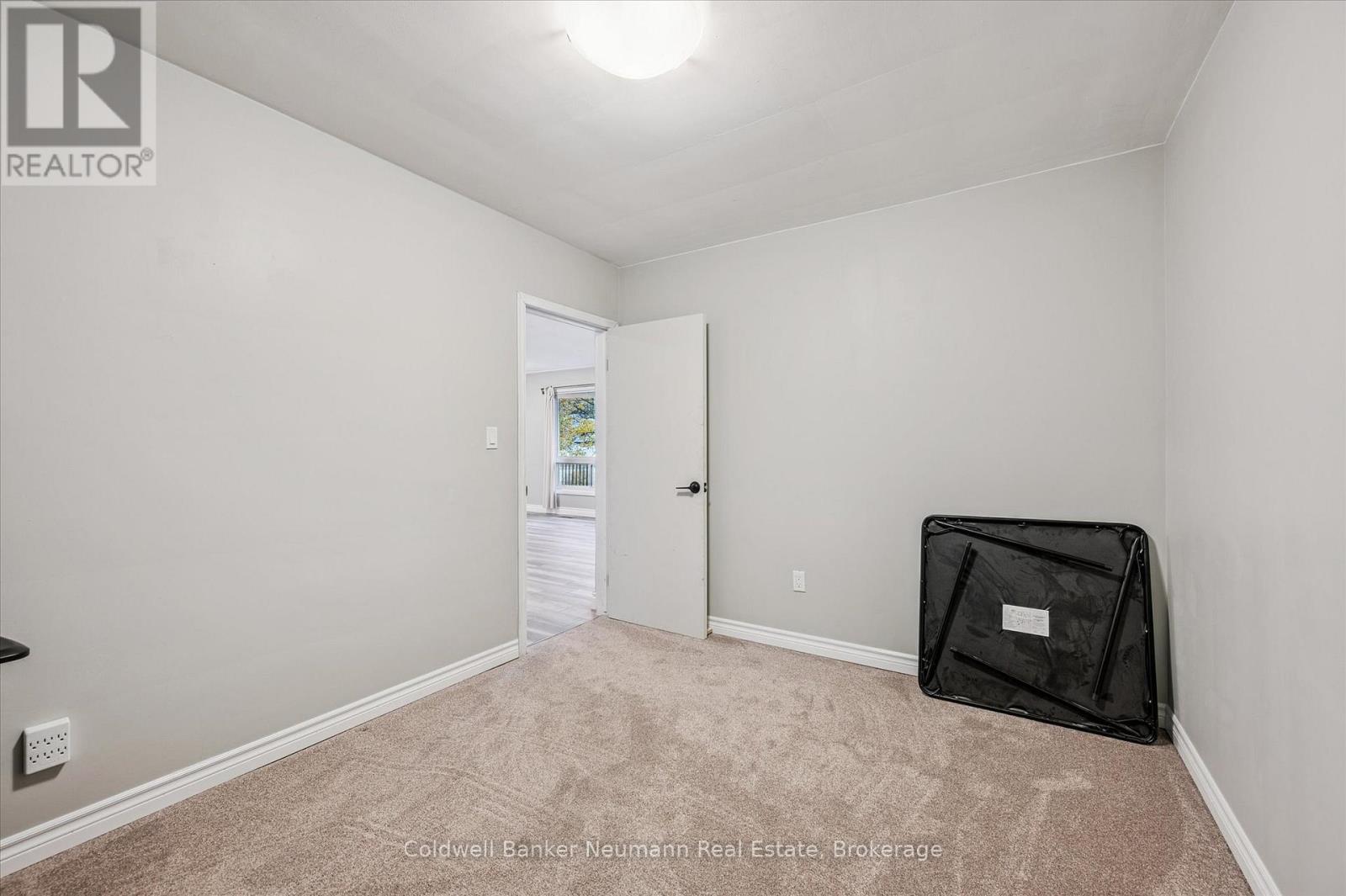 127 Avon Road, Kitchener, Ontario  N2B 1T9 - Photo 27 - X12558756