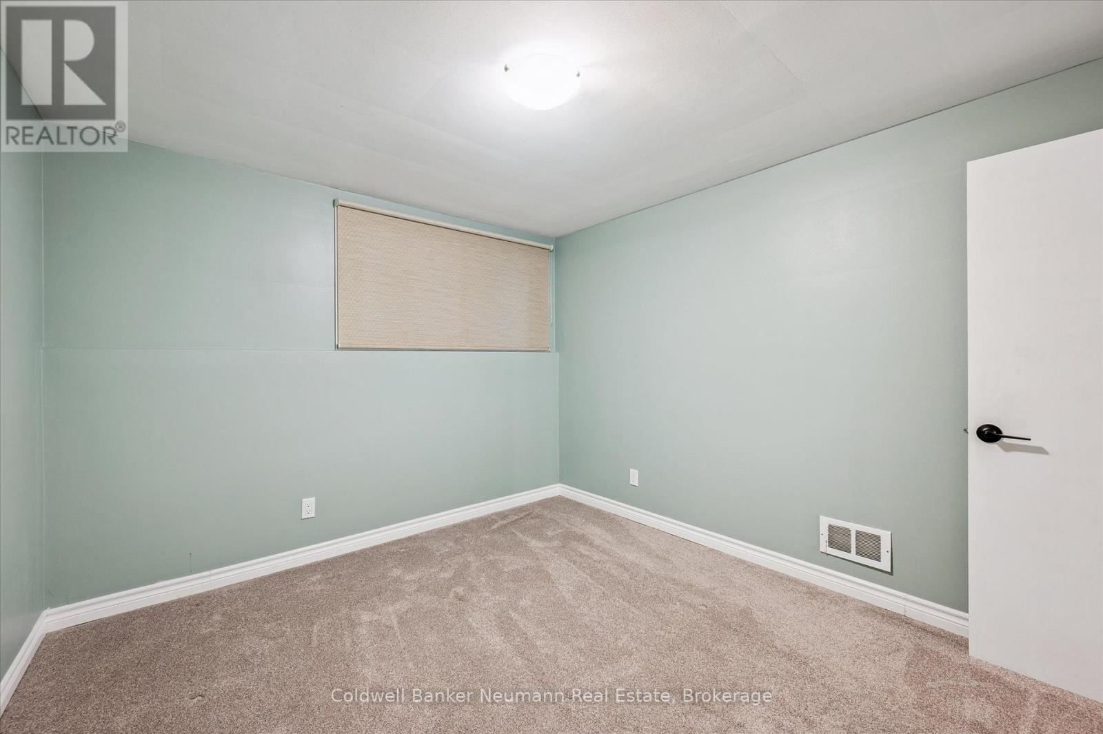 127 Avon Road, Kitchener, Ontario  N2B 1T9 - Photo 32 - X12558756