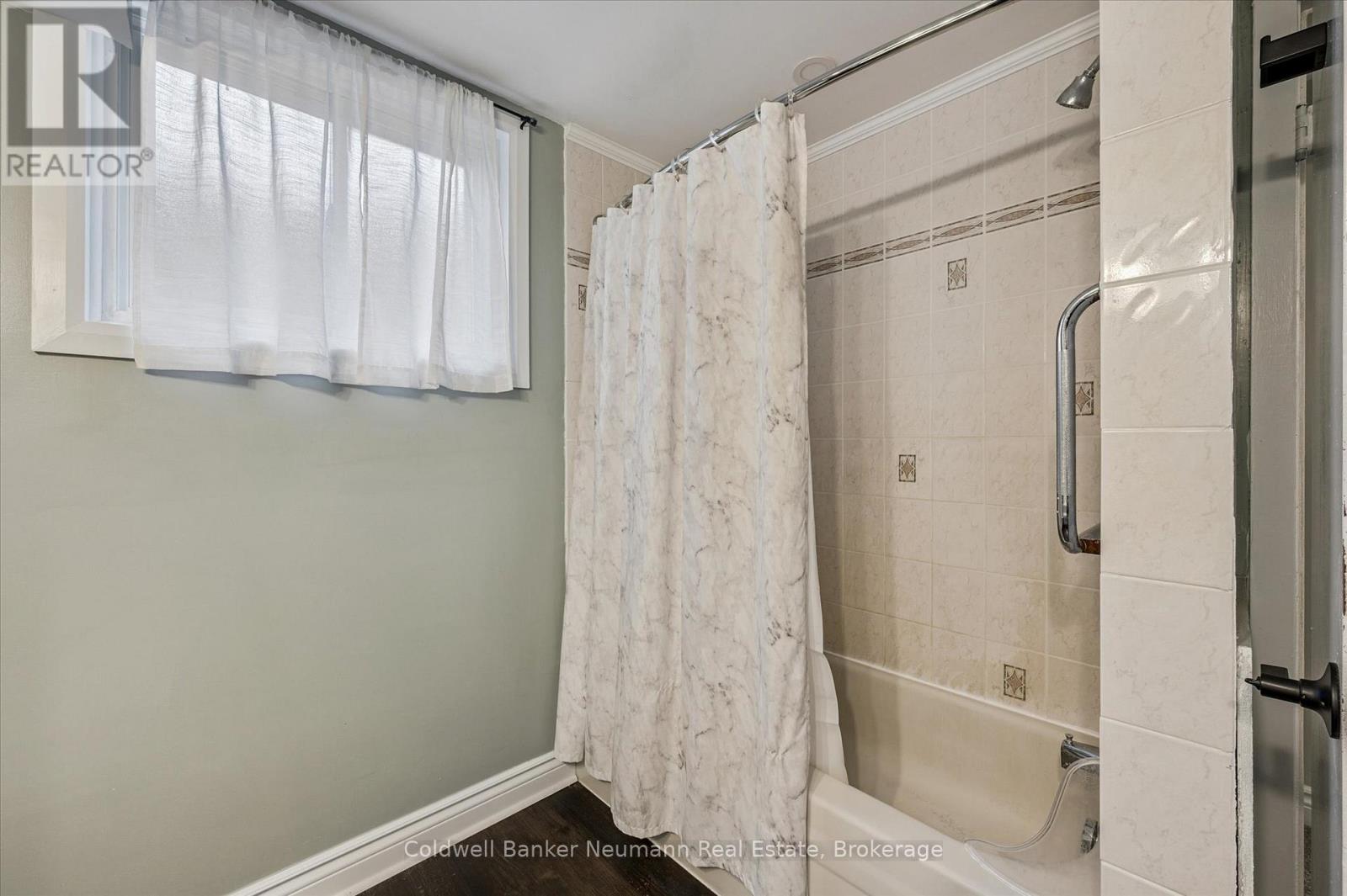 127 Avon Road, Kitchener, Ontario  N2B 1T9 - Photo 34 - X12558756