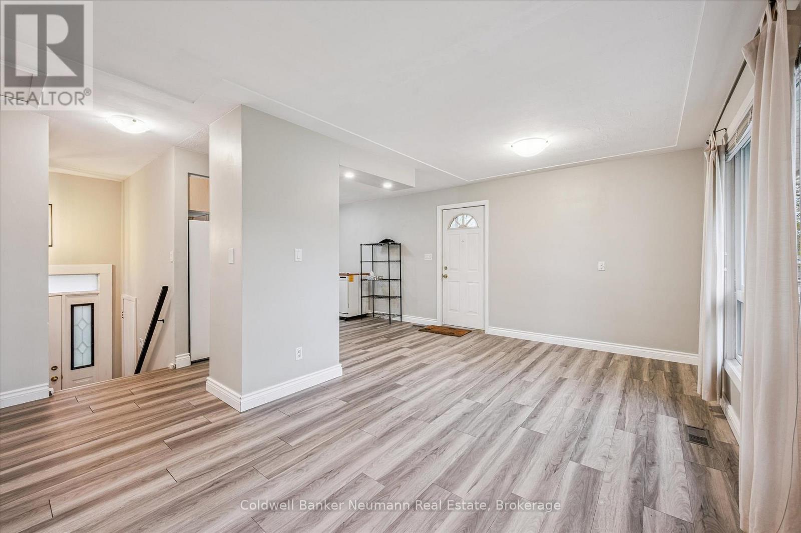 127 Avon Road, Kitchener, Ontario  N2B 1T9 - Photo 8 - X12558756