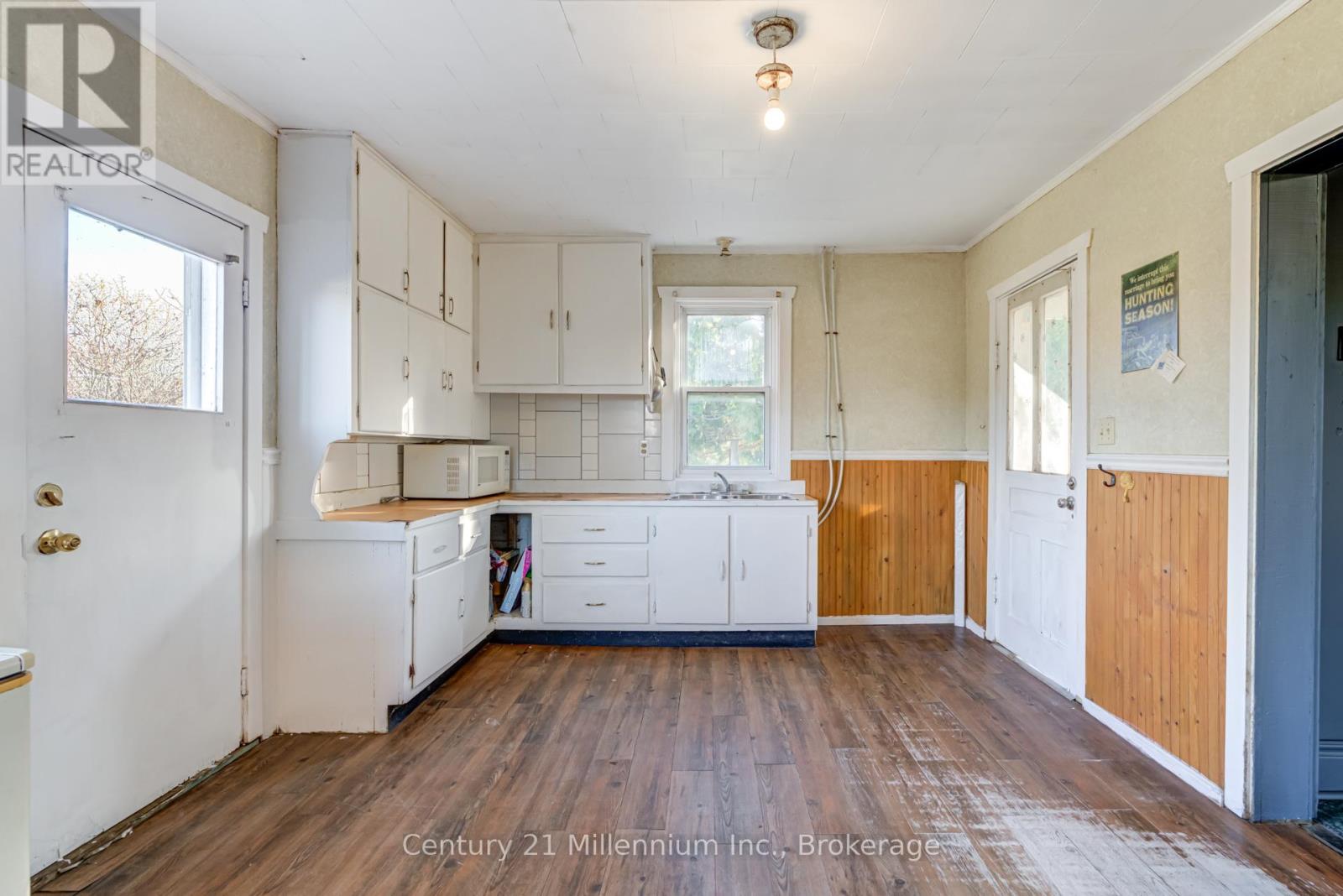 2547 Bruce 9 Road, Northern Bruce Peninsula, Ontario  N0H 1W0 - Photo 17 - X12558814