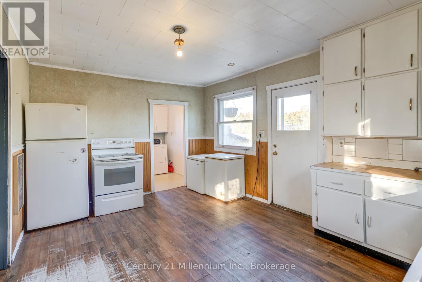 2547 Bruce 9 Road, Northern Bruce Peninsula, Ontario  N0H 1W0 - Photo 18 - X12558814