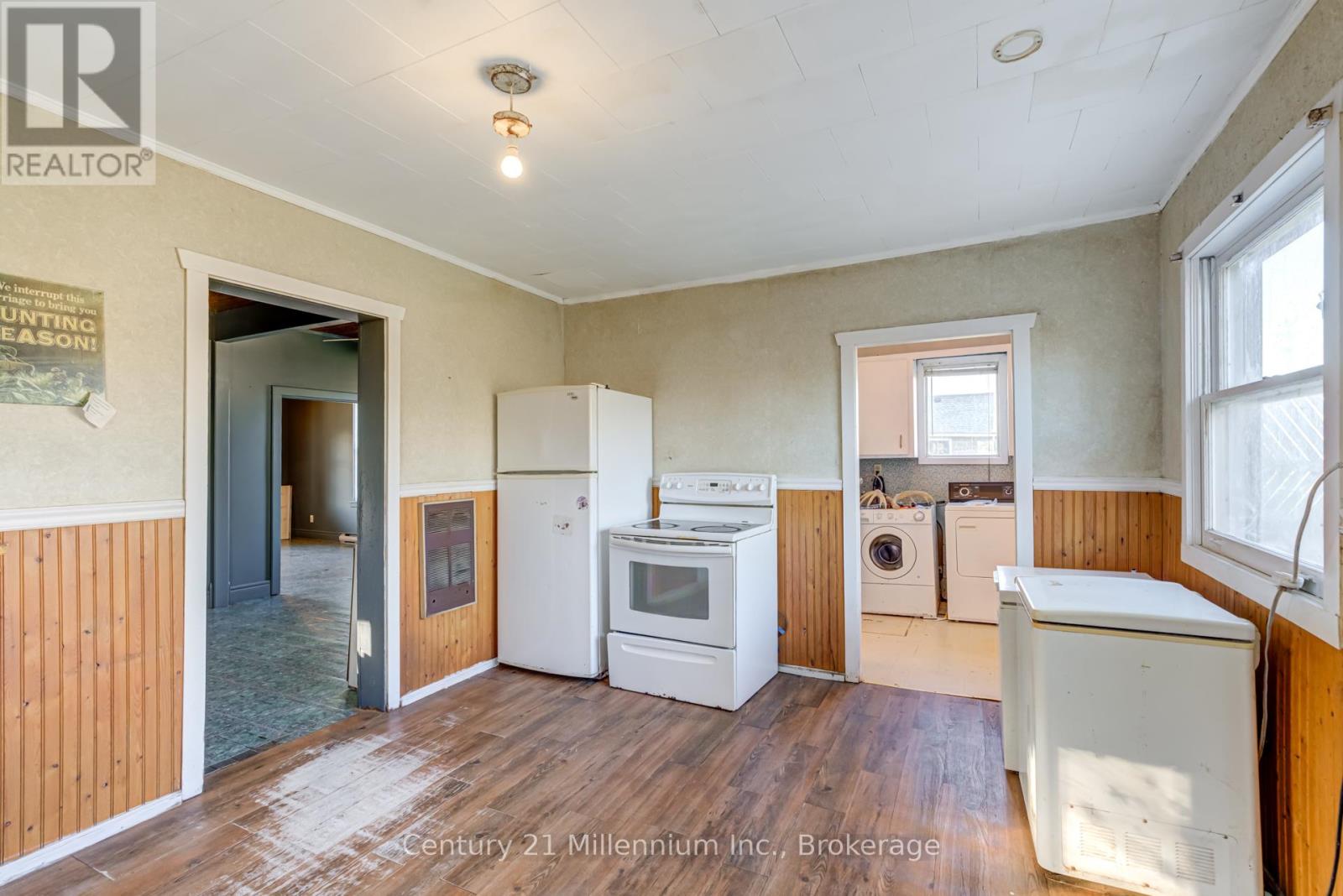 2547 Bruce 9 Road, Northern Bruce Peninsula, Ontario  N0H 1W0 - Photo 19 - X12558814