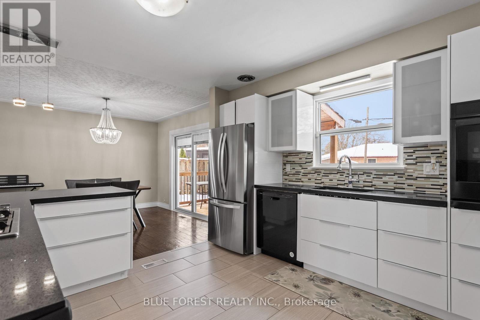 6 Gretna Green, London North, Ontario  N6G 1X1 - Photo 11 - X12558888