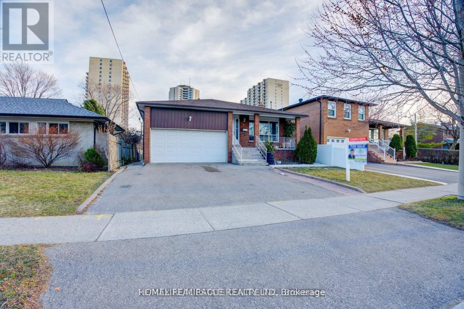 71 KINGSVIEW BOULEVARD, Toronto, Ontario