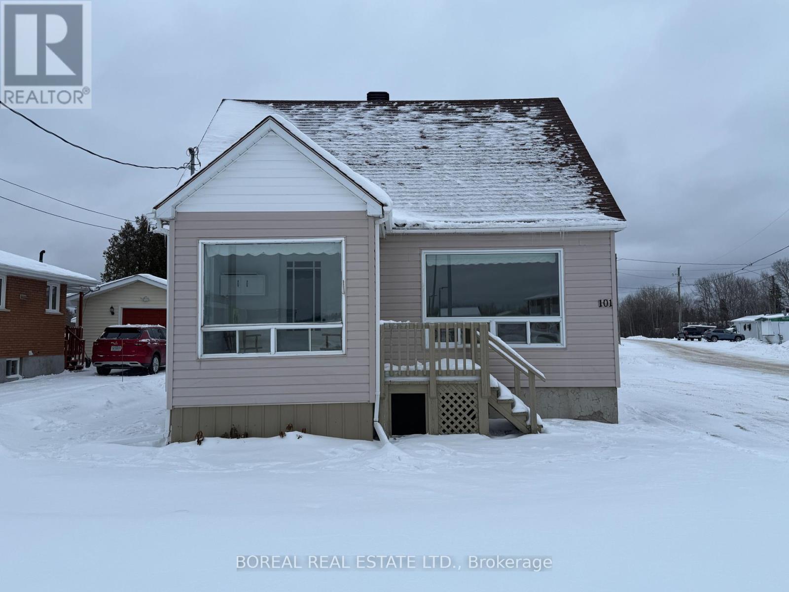 101 Ross Road, Smooth Rock Falls, Ontario  P0L 2B0 - Photo 2 - T12558802