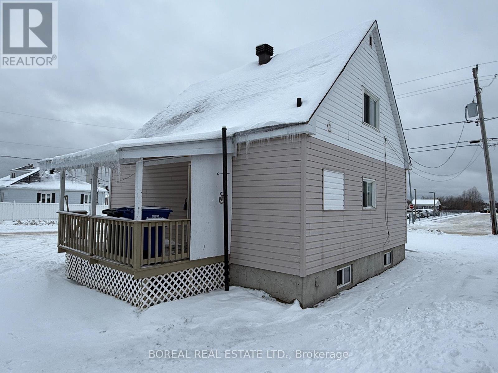 101 Ross Road, Smooth Rock Falls, Ontario  P0L 2B0 - Photo 4 - T12558802