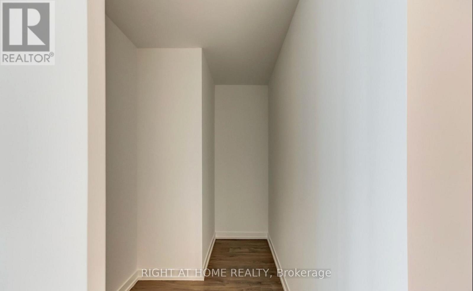 303 - 251 Masonry Way, Mississauga, Ontario  L5H 0B3 - Photo 11 - W12558224