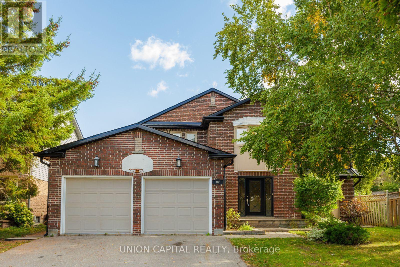 82 OLD YONGE STREET, Aurora, Ontario