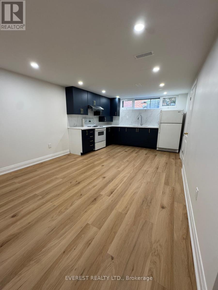 54 Shrewsbury Square, Toronto, Ontario  M1T 1L2 - Photo 2 - E12486522